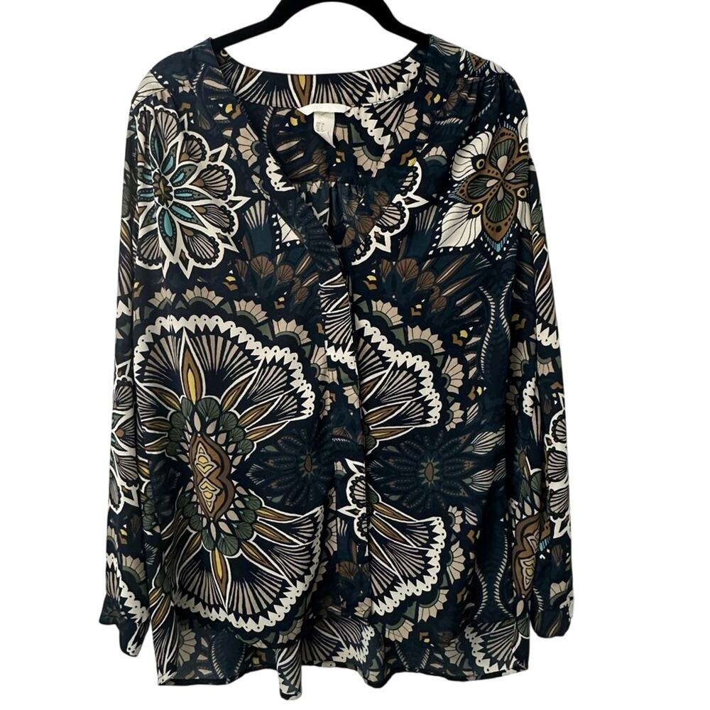 H&M Black White Graphic Flutter Sleeve Blouse Size 6